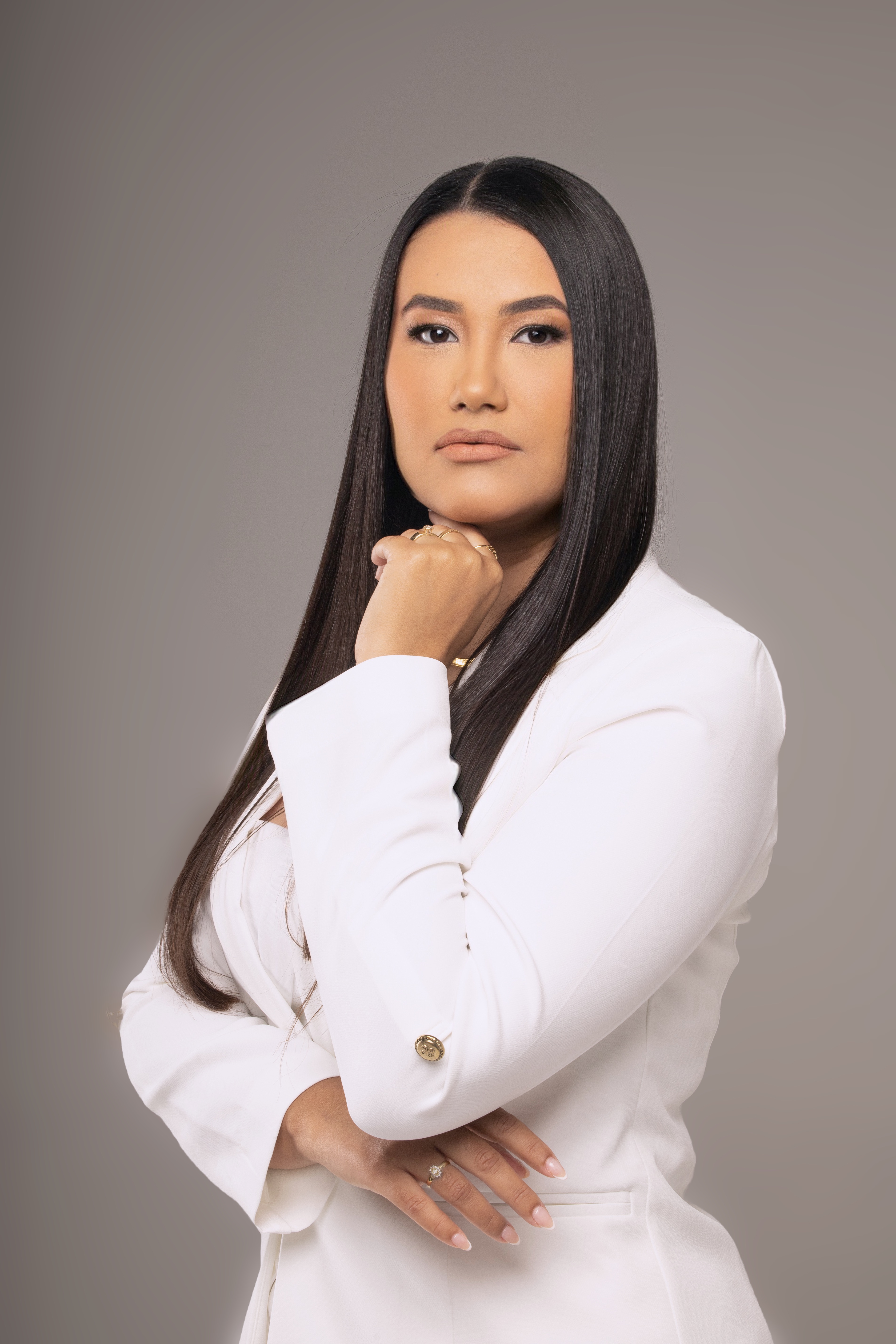 Dra. Auane Prudêncio — farmacêutica especialista em estética regenerativa no Setor Bueno, Goiânia